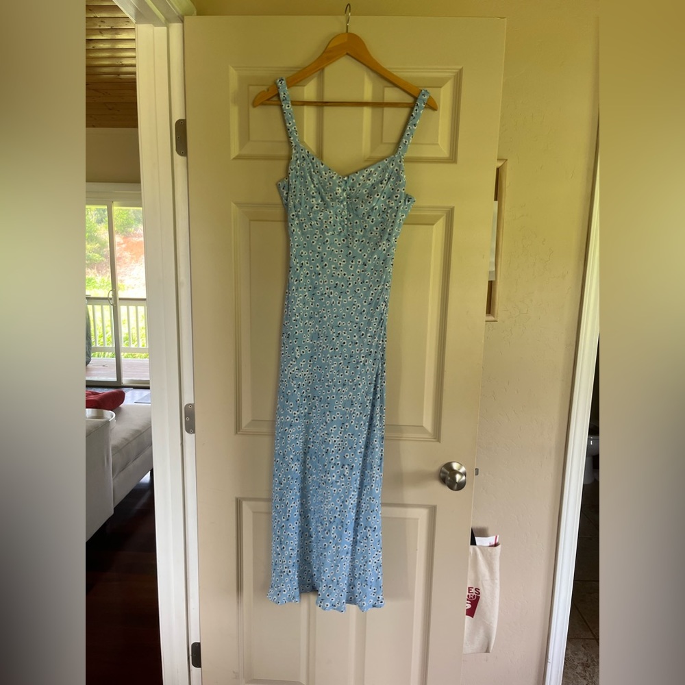 ASTR The Label Elsie inspired floral midi dress in blue size small